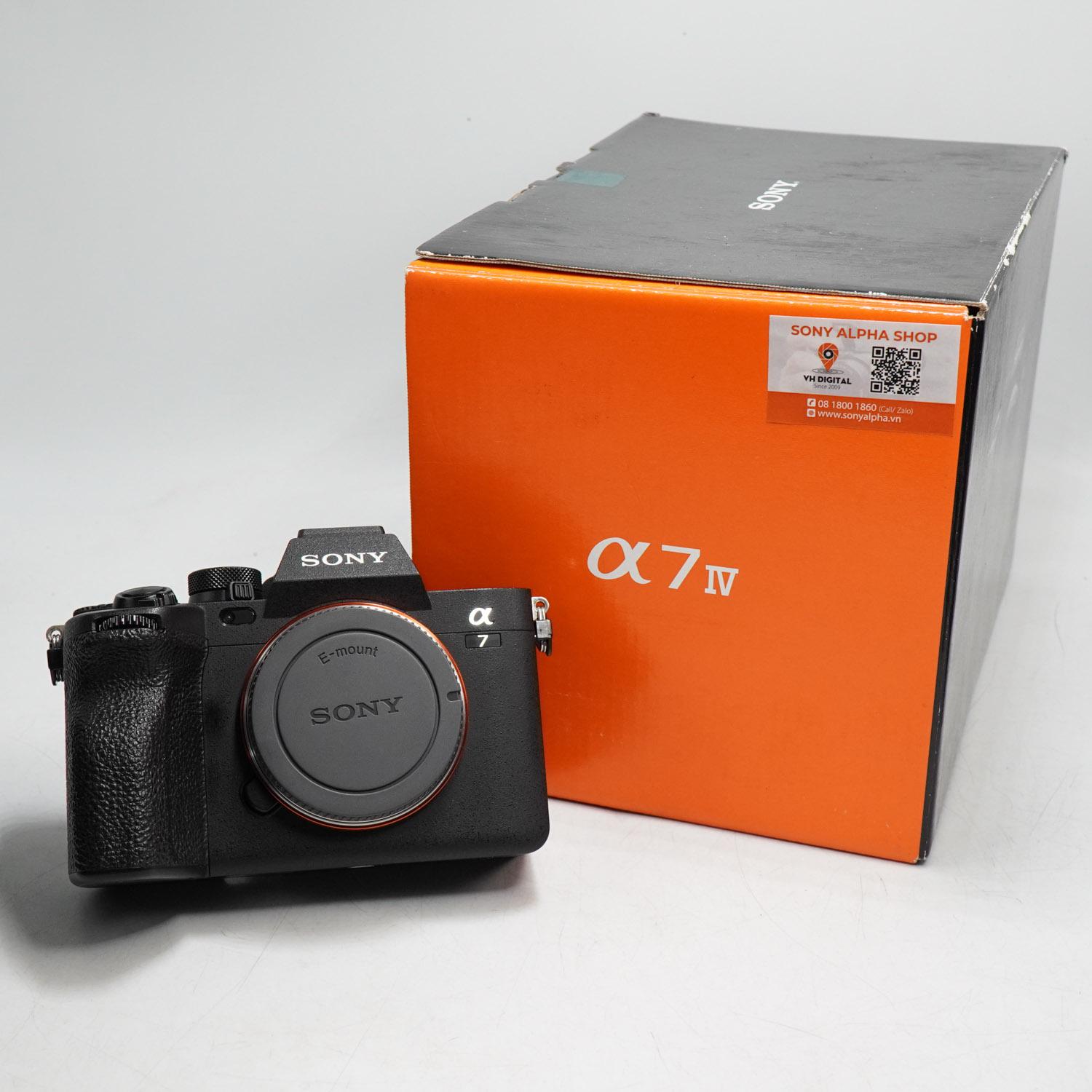 SONY α7 IV FULL-FRAME MIRRORLESS CAMERA
